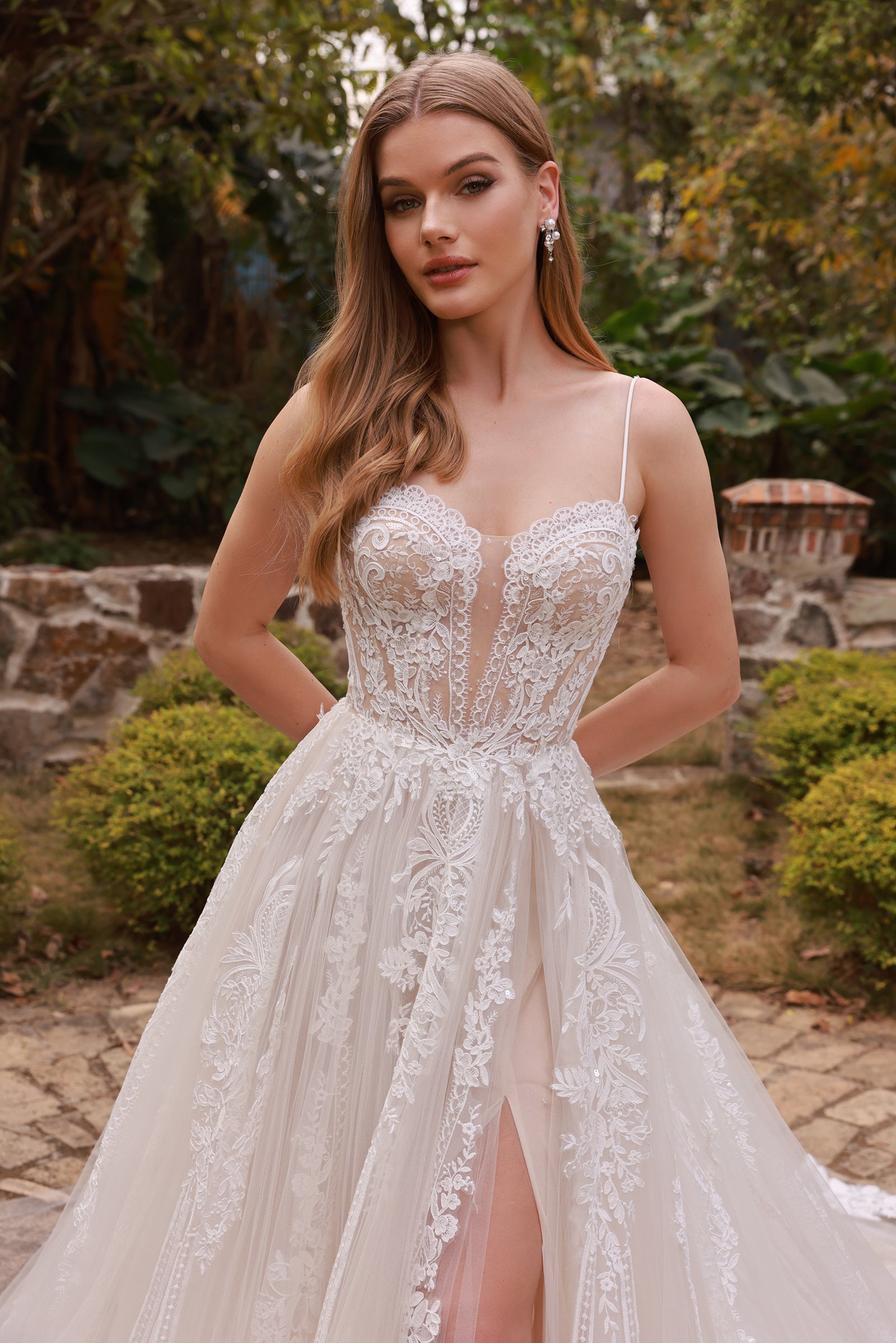 Zinnia – Airy/Hoopless™ Sexy Slit Wedding Dress with Guipure Lace | Chic Nostalgia